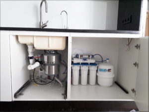 Czy warto zainwestować w filtr do wody w Warszawie? Korzyści zdrowotne i ekonomiczne